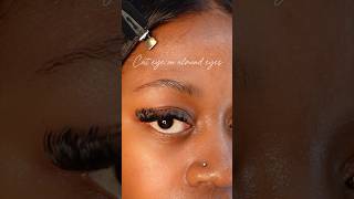 How to do a cat eye on almond eyes lash clusters diy at home easybeginner friendly Mwaka Kashinka [upl. by Ennairam]