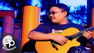 Doel Sumbang  Awewe Sapi Daging Official Music Video [upl. by Sabu519]