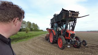 Eerste gladiolen de grond in met nieuwe trekker  Boerenvlog 72 [upl. by Mord169]