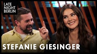 Stefanie Giesinger Wie bringt man Klaas dazu über Sx zu sprechen  Late Night Berlin [upl. by Dorweiler]