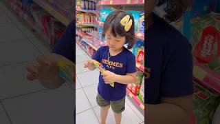 Bayar dulu Clarissa eskrim lucu funny shorts short icecream fy funny food fyp youtube [upl. by Euqnimod]