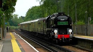 35028 Clan Line accelerates through Hildenborough hauling the Belmond British Pullman 13624 [upl. by Neetsirk]