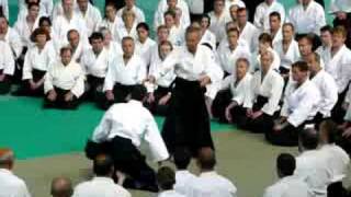 aikido  Tamura  ryote dori kokyunage  Lesneven 2008 [upl. by Airottiv]