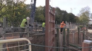 COTSWOLD CANALS  dredging and lock gate installation October 2017 [upl. by Noneek]