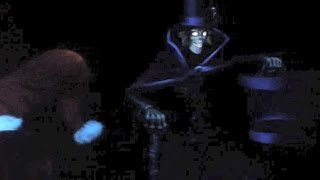 Hatbox Ghost in Haunted Mansion Holiday 2015 for first time at Disneyland [upl. by Mauchi]