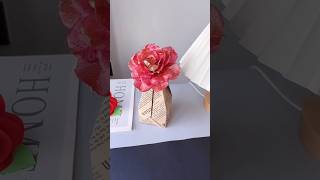 Cómo hacer floreros de papel para decoración Manualidades fáciles de hacer con papel [upl. by Refeinnej]