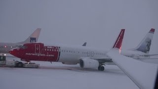 Oslo Airport Gardermoen Winter operations Landing amp taxiing [upl. by Aeynod]