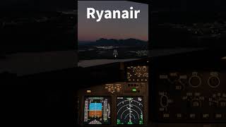 shorts landing 737 chambéry ryanair [upl. by Vatsug]