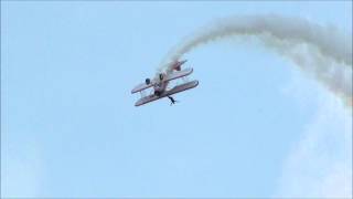 Before the crash Wing Walker Jane Wicker amp Charlie Schwenker Vectren Dayton Airshow 2013 [upl. by Gylys]