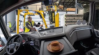 Elektrikli Forklift Tıra Nasıl Yüklenir DAF XF 480 How to Load an Electric Forklift onto a Truck [upl. by Enalb]