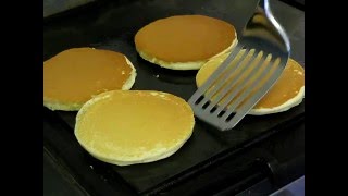 HOW TO MAKE THE BEST PANCAKES IN THE WORLD [upl. by Eecart503]