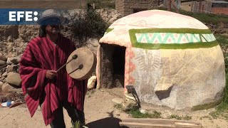 Guías espirituales en Bolivia crean la quotescuelaquot un lugar que comparte la sabiduría andina [upl. by Aken]