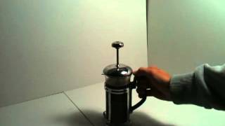 Utiliser une cafetière à piston  Préparer un bon café [upl. by Assylla]