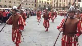 Calcio Storico Fiorentino 2014  Corteo in Piazza Signoria [upl. by Winwaloe]