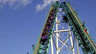 Le Boomerang  La Ronde  Six Flags  Montréal [upl. by Kuehn607]