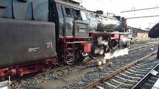 de 23 023 stoomtrein en 110 278  9 electrische trein met SSN Kerst express in station Venlo [upl. by Dihahs]