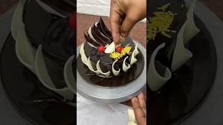 Chocolate garnish cake decoration ideas chocolatecake cake shorts youtubeshorts [upl. by Atirma]