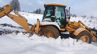 Koparko ładowarka JCB 4CX warunki zimowe powrót do domu [upl. by Aihtnic77]