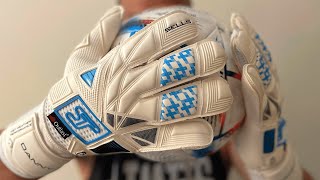 Sells quotDean Hendersonquot REVOLVE™ AQUA ULTIMATE Goalkeeper Gloves [upl. by Hterag950]