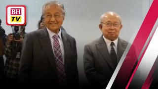 Utamakan nasib rakyat negara ketika undi Belanjawan 2021  Tun M [upl. by Bergess]