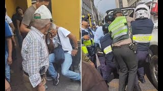 Tres cambistas quedan graves al ser asaltados frente a la plaza de Armas de Ica [upl. by Ecirbaf]