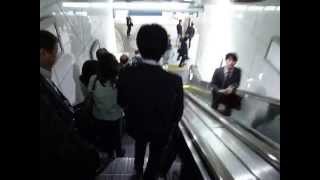 2013 赤坂見附駅を入る Entering AkasakaMitsuke Station 130425 [upl. by Irrot]