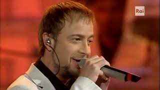 Marco Masini  Luomo volante SANREMO 2004 [upl. by Pearle210]