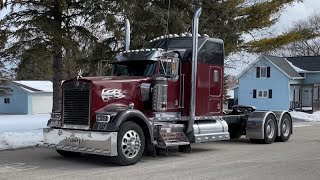 LOUD Jake brakes from nice kenworth w900 [upl. by Nylirehc]