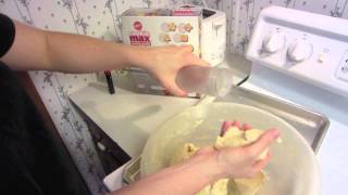 Kelly Ripas Spritz cookies from Grandma Esther [upl. by Powder]