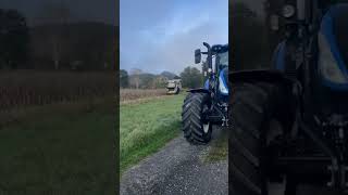 Claas Lexion 750 TT und New Holland T6180 🚜🌽 [upl. by Ymassej]