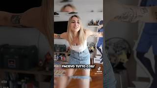 🚽💦 voghelita perte twitchitalia twitchclips streamers reletable ironia divertente [upl. by Nevag]