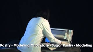 Pastaline Maxi sfogly Dough sheeter  Modeling chocolate [upl. by Llerret]