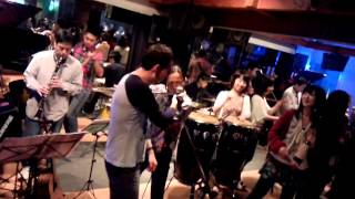 Moliendo Cafe  Hugo Blanco Cover  Full House YOkkaichi [upl. by Nyladnor]