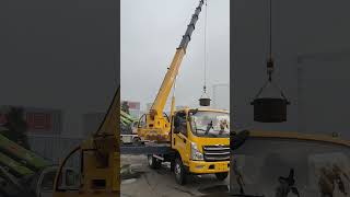 8 ton truck crane with 7 sections can lift 1500 catties horizontally and can rotate 180° [upl. by Bopp]