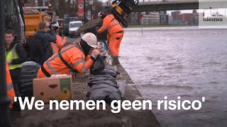 Huizen dreigen onder water te lopen langs IJssel in Deventer [upl. by Ettezil]