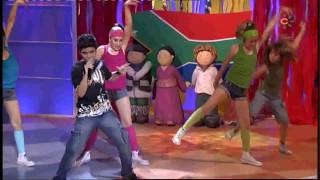 Abraham Mateo 11 años  canta al Mundial quotWAVING FLAGquot Bandera de Libertad [upl. by Ruy]