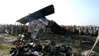 Un avion sécrase à Katmandou 19 morts [upl. by Lonnie]