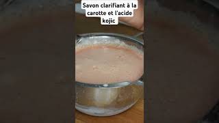 Savon clarifiant à la carotte et à lacide kojic [upl. by Nonna]