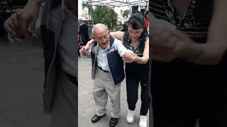 El bailador conocido como Don Rafita exhibe una actitud impecable baile dance bailadores [upl. by Arjun335]