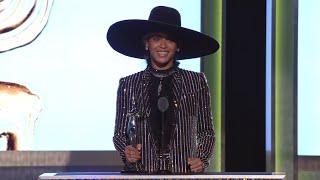 2016 CFDA Fashion Awards Beyoncé Receives Fashion Icon Award [upl. by Terri]