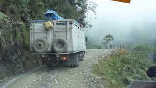 Ruta de la Muerte Parte II Camino de Coroico a La Paz Bolivia Dale Viaja [upl. by Ahtabbat]