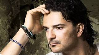 Ricardo Arjona Estas ganas de llorarwmv [upl. by Nnuahs223]