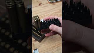 La minute dangle  rechargement du 223 R astuce plateau de rechargement  tips 9mm [upl. by Sicard]