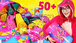 GRAM w OTWIERANIE 50 NIESPODZIANEK 🎲 Piżama Party Barbie Color Reveal 🛌 [upl. by Zerdna]