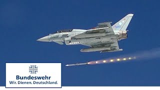 Eurofighter im Luftkampf Angriff mit Raketen  Bundeswehr [upl. by Ninon593]