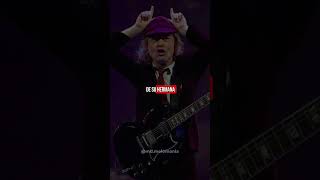 El Uniforme de Angus Young [upl. by Yeleak306]