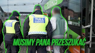 Przebywał w pobliżu narkotyków dlatego pies fałszywie go oskarżył  Celnicy na straży Szwecji [upl. by Meehaf]