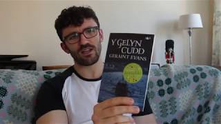 Adolygiad quotY Gelyn Cuddquot gan Geraint Evans [upl. by Belldame]