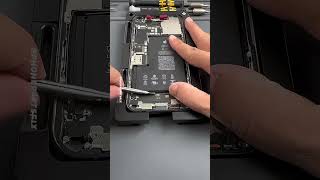 Já vou como remover uma bateria de IPhone Sabia que era assim consertoiphone iphone repair [upl. by Boak]