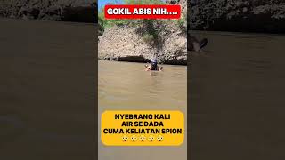 GILA BENER NYEBRANG SUNGAI CUMA KELIHATAN SPION MOTOR DAN HELM DOANG [upl. by Janine949]